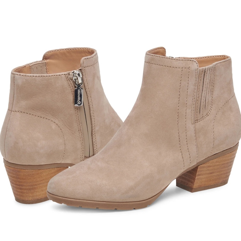 Blonde Chunky Ankle Boots. Waterproof. Sand color 2024. Great condition. 7 - Picture 2 of 12